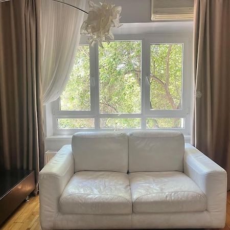 Charming Apartment/King Size Bed Βουκουρέστι Εξωτερικό φωτογραφία